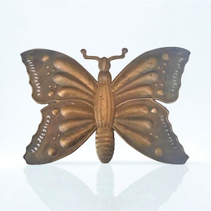 Gran friso de latón Decoración de muebles antiguos Vintage Italia Gran mariposa de latón decorada Decoración de latón para el hogar Colgando en la pared Decoración artística