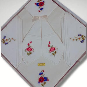 Set of 6 Pocket Squares Vintage Italy 70s Embroidered with floral motifs Cotton handkerchiefs Gift box Gift for Mother&#39;s Day Women&#39;s