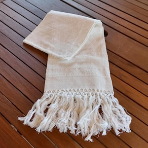 Rare Antique linen towel 148x63cm White color antique towel in pure linen damask embroidered Honeycomb with hand-knotted fringes