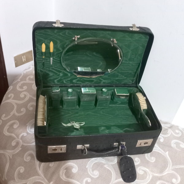 Vanity kit for men Travel cosmetic bag 1950s Leather briefcase Men's Travel Kit Vintage Italy Vanity Case Men's Accessories Men's gift
