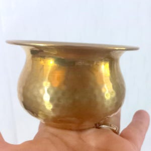 Small bowl Small Hand-Chiseled Brass Bowl Brass Planter Mini Flower Arrangement Vase Rustic DecorHandmade Collectible brass Vintage Italy