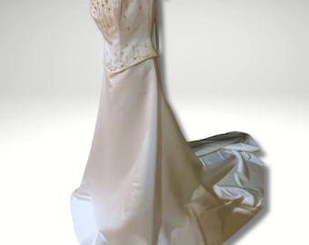 NUEVO vestido de novia vintage de los 90 de Atelier Diagonal (Grupo Pronovias) - Satén blanco natural con bordado floral 3D - Talla US 12 / IT 44 - Bajo personalizable