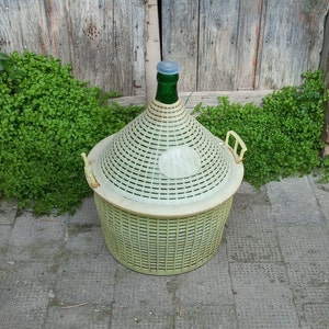 Seltener alter Demijohn 25 Liter Grünes Glas Kunststoffabdeckung Antike Weinflaschen Glasballon Antiker Korb Handmade Rustikales Dekor Bauernhaus
