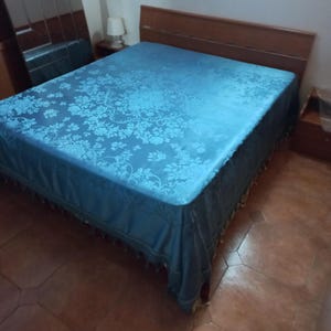 Damast Bettdecke mit Zeichen der Zeit Blaue Farbe Seltene Seidendecke Seidendamast Erste Wahl Damast Kostbare Damastbettdecke