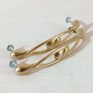 Italienisches Antiquitäten-Paar Schubladengriffe Knäufe 50er Jahre Originale 50er Jahre Schubladenknäufe Knäufe Restaurierung Vintage Möbel Wohndekor Kleiderschränke