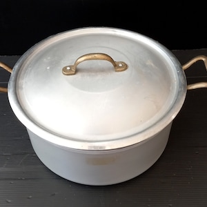 Pot in 99% pure aluminum with lid and brass handles Decorative accessories for rustic kitchen Cooking utensils Aluminum cookware Italy