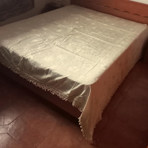 Brand new Never used Precious Silk Damask bed cover Decorated Baroque style cream color Floral decor Silk bedspread