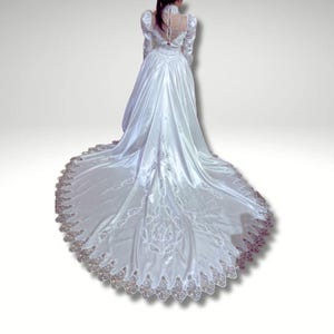 Vintage wedding dress Made in Italy Tailored dress Very long train Satin and lace dress with beaded appliques Handmade Princess dress