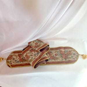 Vintage 205cm Gobelin Table Runner Aubusson Style Floral Rose Pink with Gold Tassels Border