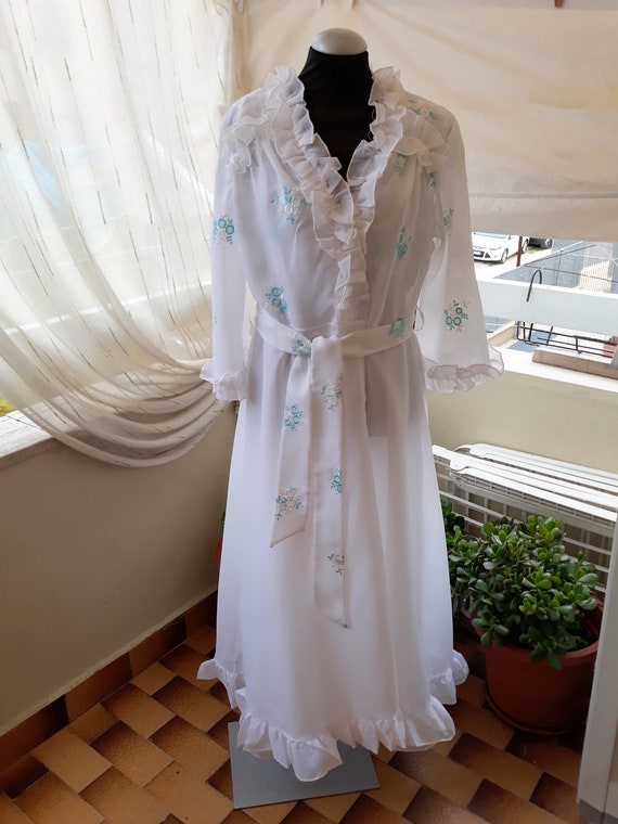 Vintage Italy White Embroidered Robe Women Pajama… - image 2