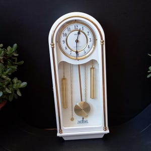 Large pendulum clock 25&quot;Japanese quartz 1980s Pendulum with &quot;Westminster&quot; ringtone Old warehouse Wooden pendulum Vintage wall clock Shabby