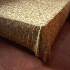 Antique bedspread in hand-woven Venetian Silk Brocade gold-green color with flowers Bedspread Baroque Style Precious Damask bed cover