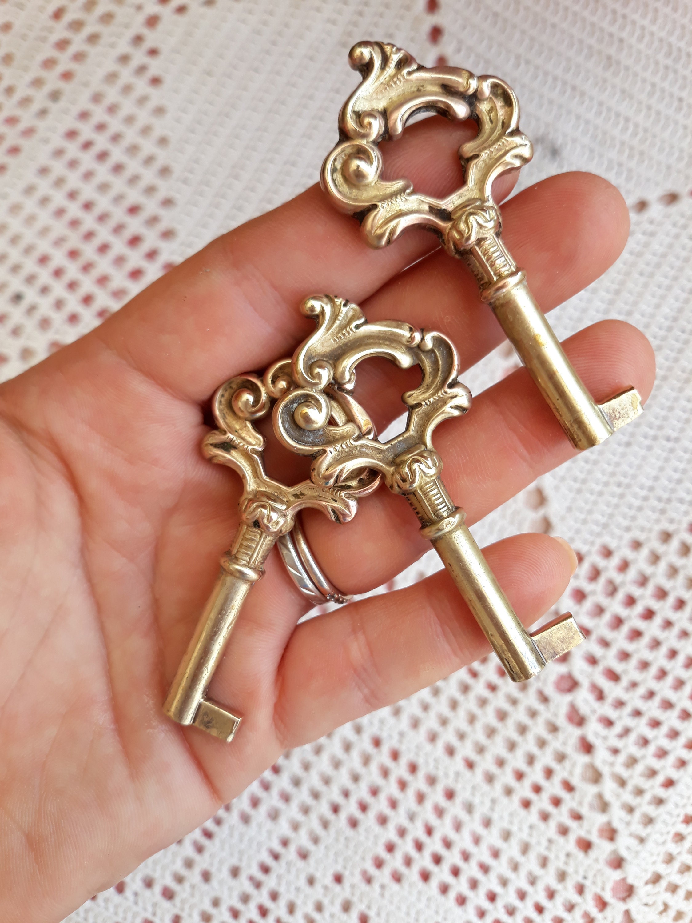 2 antique keys, for sale, for collectors made in Italy from the 30s