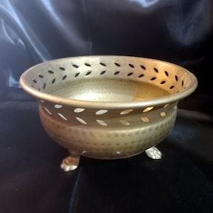 Brass bowl Hand Chiseled Decorated Flower pots Under plant Brass planter Rustic decor Italian brass