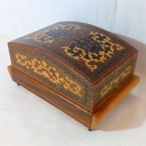 Rare Lador Swiss Music Box Handmade on Capri Island Souvenir Italy Old wooden box Handmade Wood art Vintage wooden jewelry box Rustic home