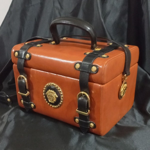 Unfindable travel beauty case Vintage 70s Versace Suitcase Travel bag in real leather inside and outside Case for make-up or jewelry