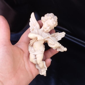 Rare Angel with violin Resin angels Collectible Vintage 50s Decorations To hang on the wall