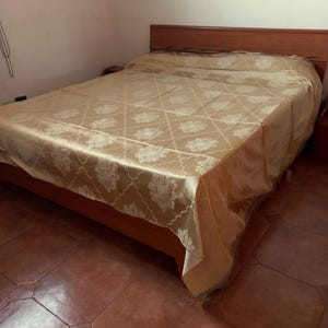 Brand new Never used Precious Silk Damask bed cover Decorated Baroque style Gold Color Floral decor Silk bedspread