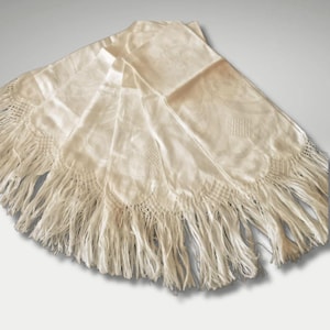 Set of 6 pieces 47,4x26,7&quot; Fringes 7,8&quot; White antique towel in pure linen damask embroidered with honeycomb with hand-knotted fringes