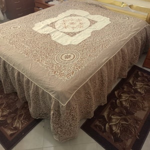 Dark ecru lace with bronze satin lining Vintage 50s Lace Bedspread Vintage Cotton Lace Vintage Bedding Vintage Coverlets and Bedspreads