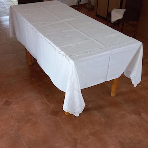 Nappe blanche antique en pur coton Nappe brodée pour 12 personnes Broderie fine italienne trousseau de mariée vintage Broderie ancienne