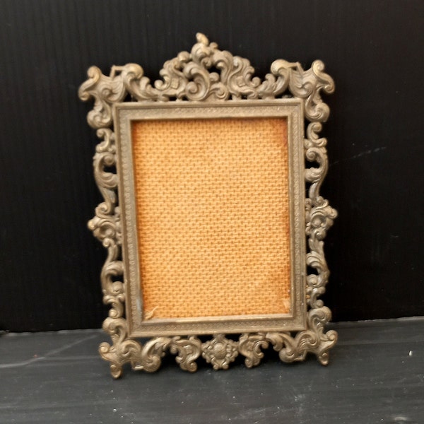 Small brass frame 13x10 cm without glass Photo frame Vintage photo holder To hang On the wall Decorated brass frames Christmas gift