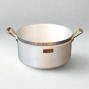 Pot in 99% pure aluminum with brass handles Decorative accessories for rustic kitchen Cooking utensils Aluminum cookware Made in Italy