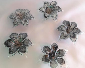 Set 5 Pieces Chandelier Spare Parts Vintage Italy Murano Glass Flowers black and white color  Chandelier Cups, Spare parts for lamps