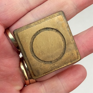 Pomelli per cassetti quadrati, italiani, anni '50, in ottone massiccio – Maniglie per mobili antichi e restauro