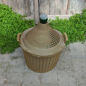 Seltener alter Demijohn 20 Liter Grünes Glas Kunststoffabdeckung Antike Weinflaschen Glasballon Antiker Korb Handmade Rustikales Dekor Bauernhaus