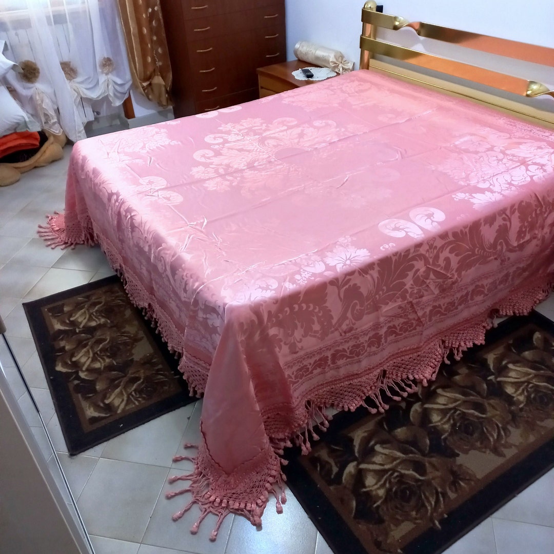 Brand New Precious Damask Bed Cover Decorated Baroque Style Pink Color