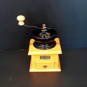 Vintage Italy Large Grinder Coffee Wooden  Italian Antiques Kitchen Utensils Coffee Mill Decorative Objects Rustic Decorations Bar