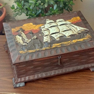 Huge 18&quot; 44,5x31,5x20cm Hand Carved Wooden Trunk Brass Knob and Handles Wooden Boat Naval Battle Vintage Wooden Box Handmade Gift for Mom