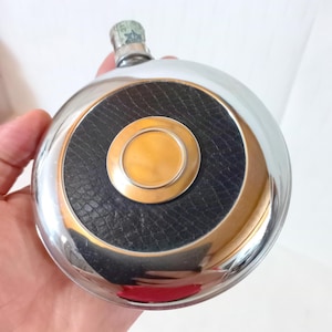 Vintage Italy Steel Hip Flask Leather Coating Steel Flask Liquor Bottle Whiskey Flask Christmas Gift for Men Father Husband Bar Decorations
