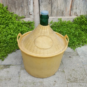 Seltener alter Demijohn 10 Liter Grünes Glas Kunststoffabdeckung Antike Weinflaschen Glasballon Antiker Korb Handmade Rustikales Dekor Bauernhaus