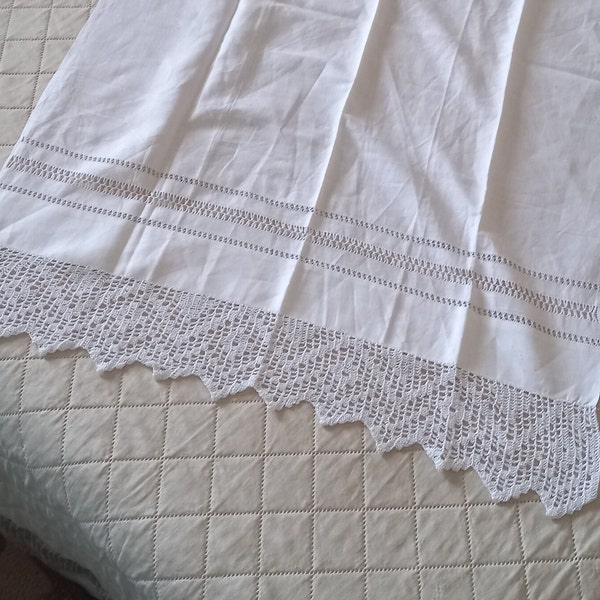 Rare serviette en lin ancien 100x70 cm Serviette ancienne couleur blanche en pur lin brodé finition crochet