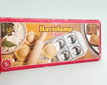Vintage Italy Raviolamp: 12-Cavity Pasta Maker with Rolling Pin
