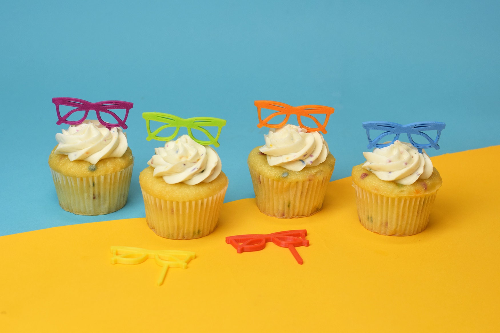 48 Glitzernde Cupcake-Topper 'Abschluss 2022' – Marineblau, Mit Bambusstäbchen, Für Abschlussfeiern