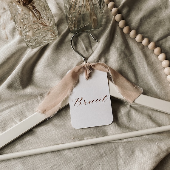 Kleiderbügel Label | Hochzeit | Brautkleid Anhänger | Personalisiert | Schleife | Getting Ready | Handgeschrieben
