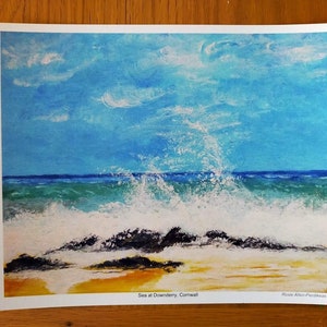 Overzees bij Downderry, Cornwall - Een trillende en hoogte - kwaliteitsafdruk van het originele acryl schilderen. Het schildert een blauwe warme hemel en trillende overzees af