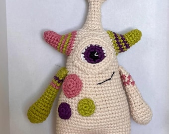 Handmade Crochet Monster Alien Plush – Whimsical Two-Eyed Amigurumi