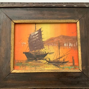 Pintura al óleo antigua: Paisaje marino firmado con barco pirata - Marco de madera