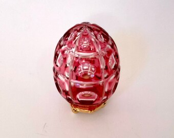 Faberge Cranberry Ruby Cut Etched Crystal Glass Egg Circles Squares Geometric Pattern Gold Base Collectible Glass Art Decor High Quality