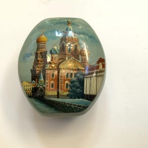 Fedoskino Beautiful Lacquer Box wood boxes Russian box Quality St Petersburg Cathedral Winter Scene interior panel 4”x3.5”x2” Signed