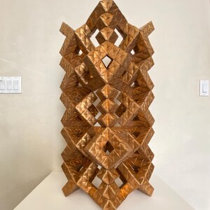ORIGAMI GOLD 15000+ Pieghe Torre di Carta Monumentale Geometria Autoportante Oro Poliedrico Unico Fatto a Mano Complesso Intricato Simmetria