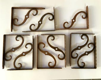 Staffe per mensole di recupero architettonico, in metallo decorato, rame martellato, esteticamente gradevoli, robuste, 6"x8"x1", ottime condizioni