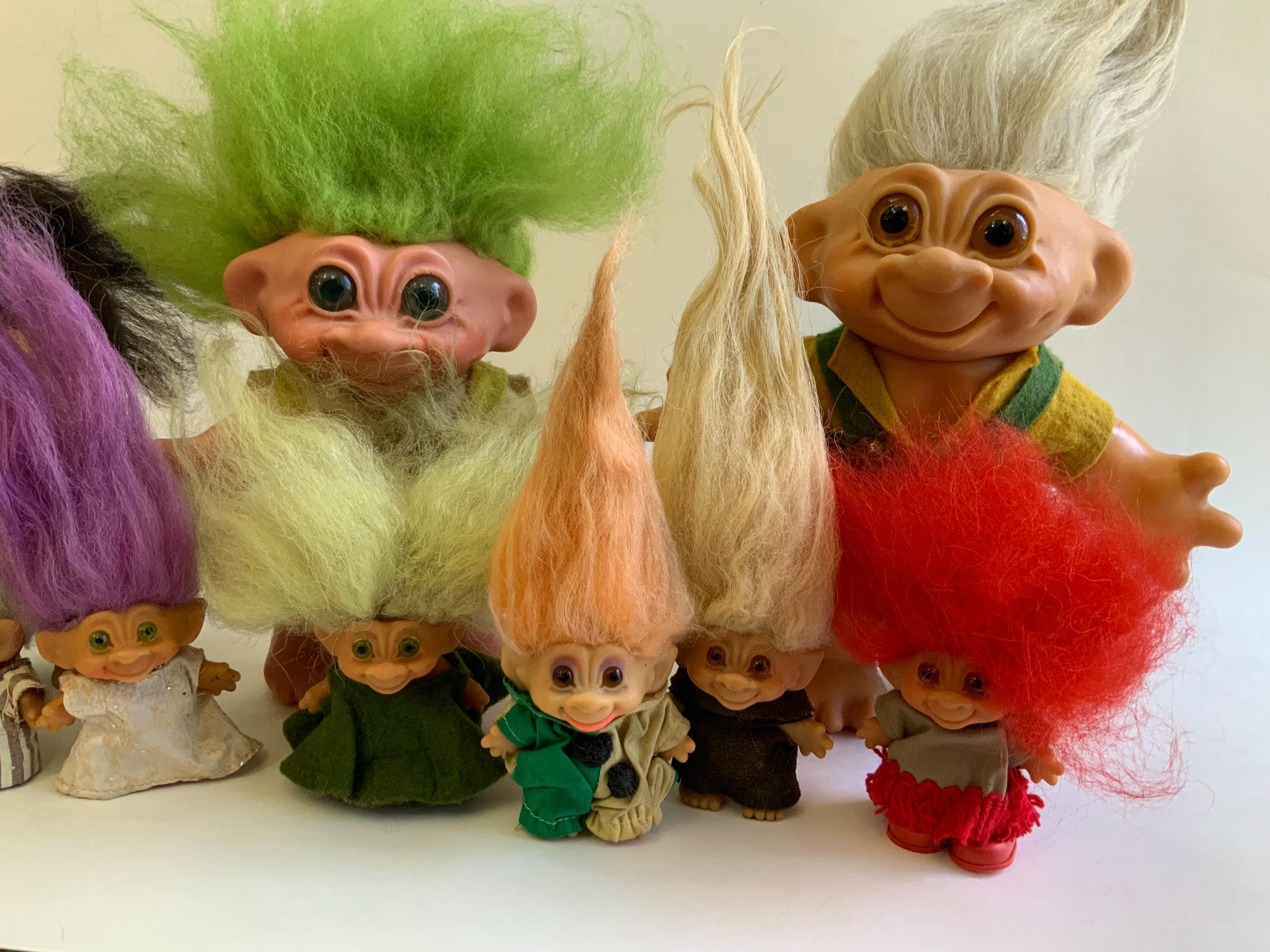 C64 Trolls Vintage Dam Troll Family in Wooden House: Scandinavian