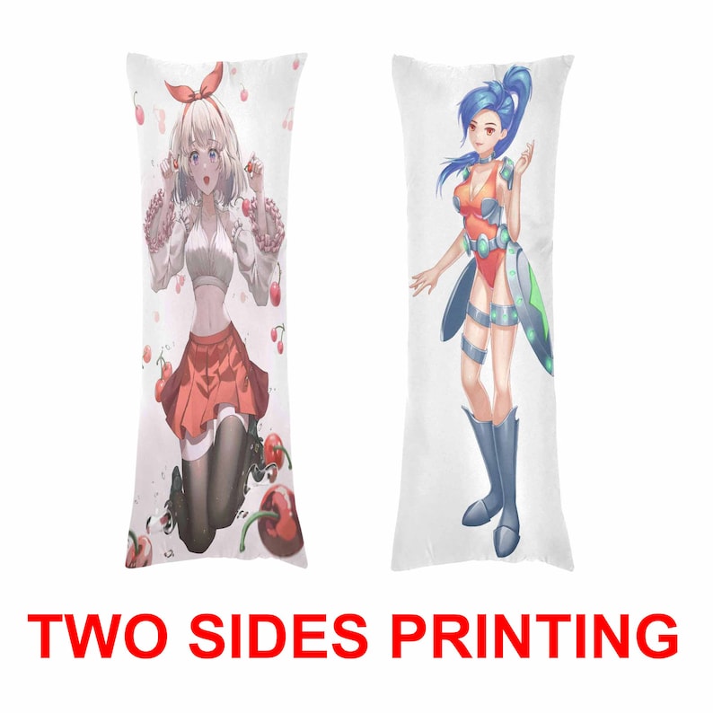 K&ouml;nnte beinhalten: Zweiseitiger Kissenbezug f&uuml;r K&ouml;rperkissen mit einer farbenfrohen Illustration von zwei Anime-Charakteren. Ein Charakter hat blaue Haare und tr&auml;gt ein rot-blaues Outfit. Der andere Charakter hat wei&szlig;es Haar und tr&auml;gt einen roten Rock und ein wei&szlig;es Oberteil.