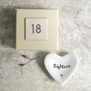 18 ans, 18 ans, plat en forme de coeur en porcelaine avec inscription gravée dans une boîte, cadeau d&#39;anniversaire, ornement souvenir