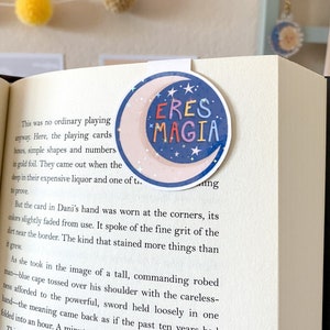 Magnetic Bookmark - Holographic Bookmark - Eres Magia - Latina - Latina Pride - Spanish Bookmark - Book Lover - Bookworm - Gift for Reader